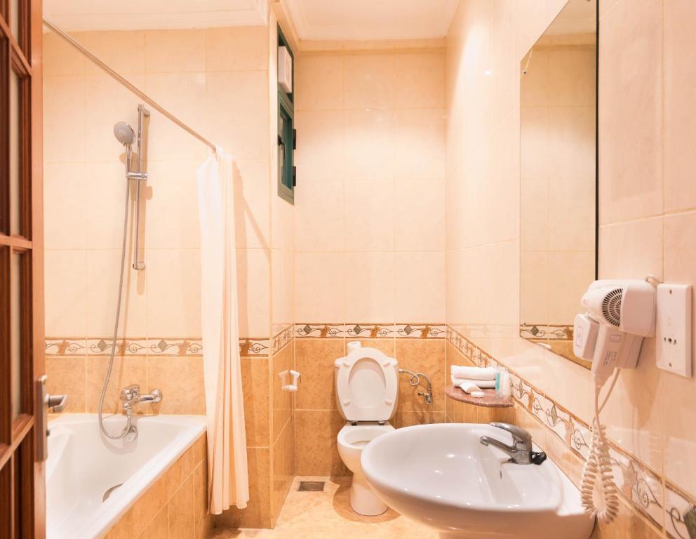 Gold Crest Hotel Arusha image 2